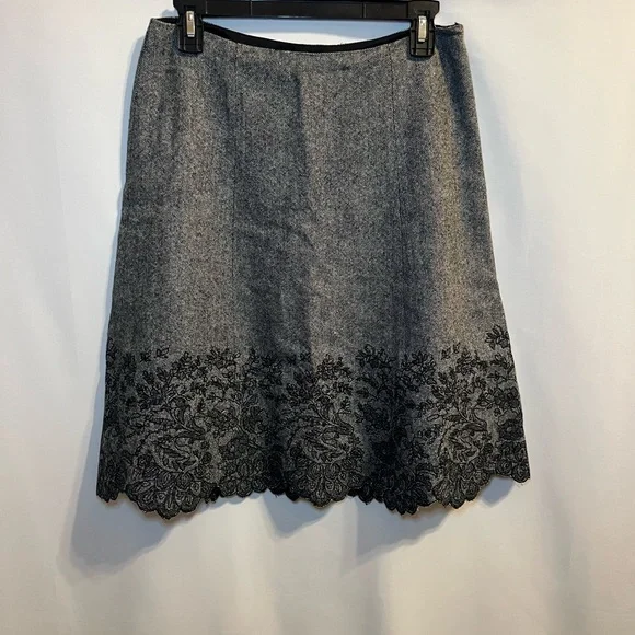 Ann Taylor Charcoal A-Line Skirt with Black Lace Accent Womens Size - Picture 1 of 5